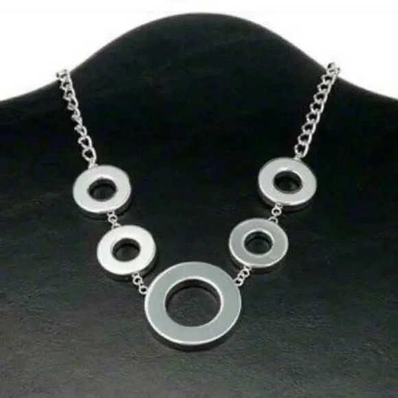 Avant Garde Minimalist Silver Circles Geometric Chain Necklace - Picture 1 of 1